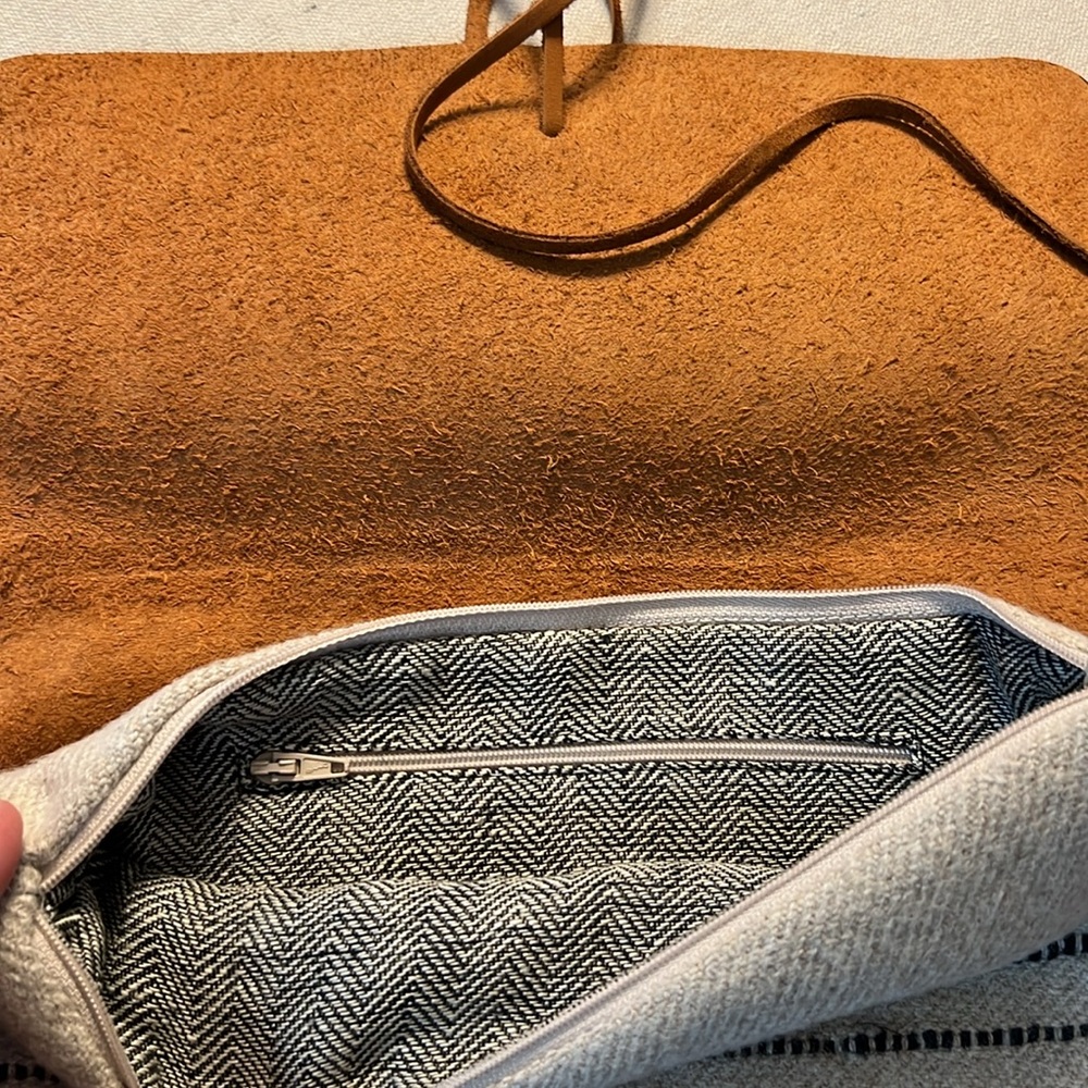 Libeco Forges Striped Clutch - Picture 3 of 5